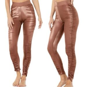 The Alo Yoga High-Waist Cinched Legging in Chestnut Shine Size Small